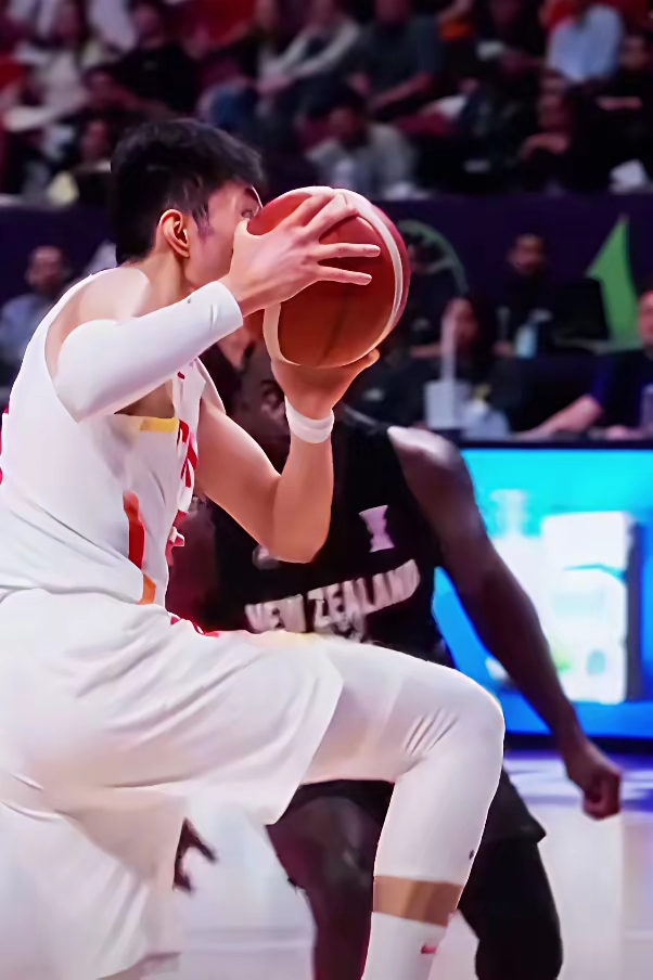 今晚深圳男篮完成体检——CBA季后赛节点到来；质疑声仍在；心理建设被强调的简单介绍