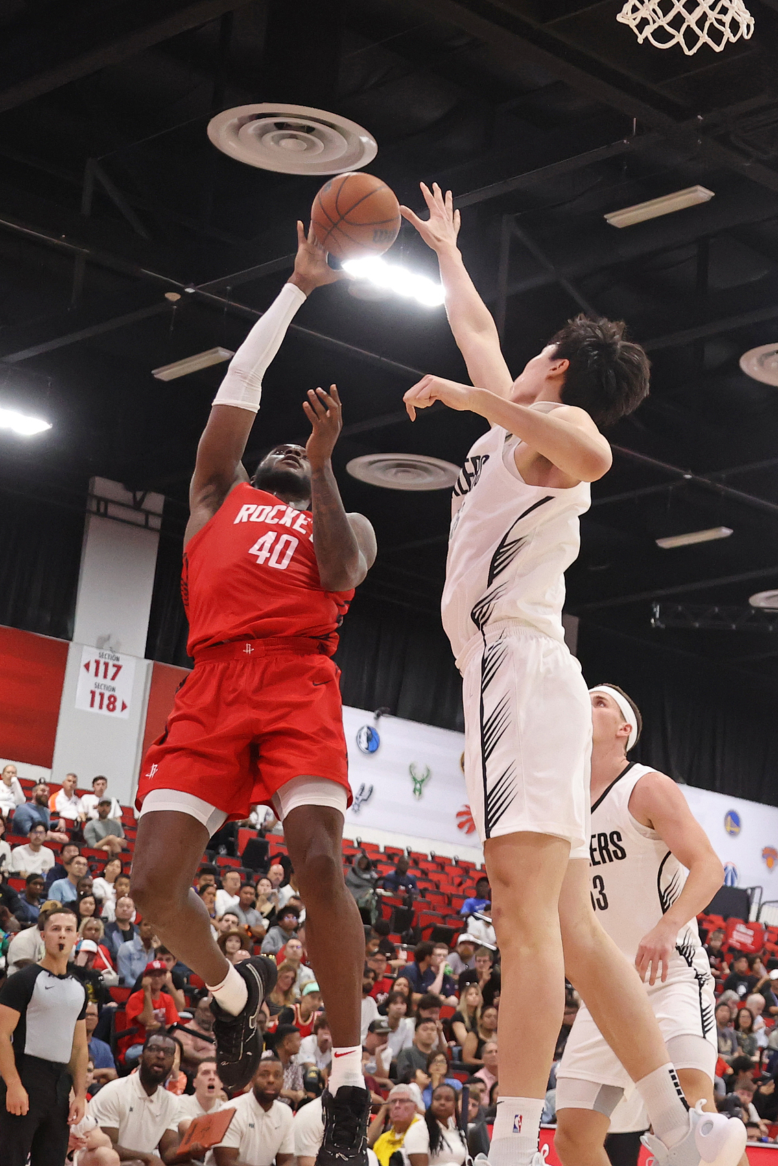 九游官网 -关于赛前体能课后，洛杉矶湖人外线爆发备战德国杯，赛场秩序良好，控场能力受关注的信息