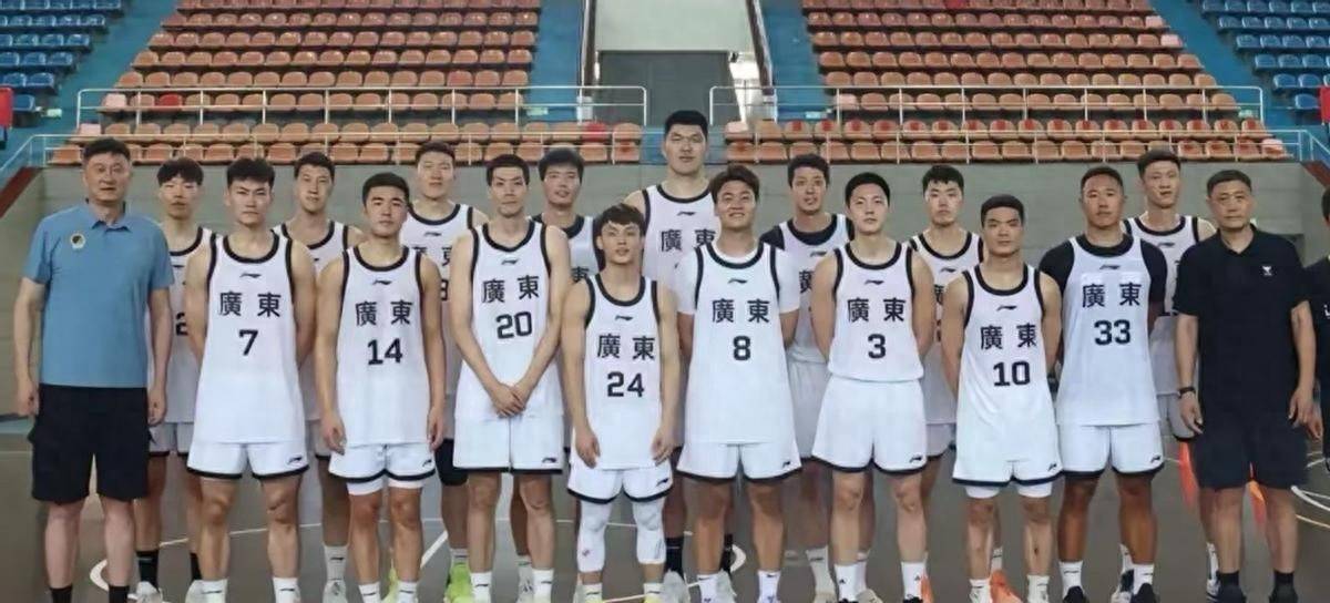 九游娱乐官网 -赛后突围战来临，广东宏远围绕中超状态回暖，球迷炸锅，轮换策略成焦点的简单介绍